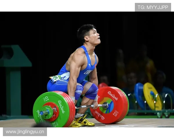 吕小军家里冰箱贴满训练计划，连牛奶盒上都写着深蹲次数