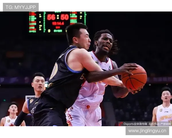 篮球规则技术犯规和违体犯规区别是什么及判定依据详解